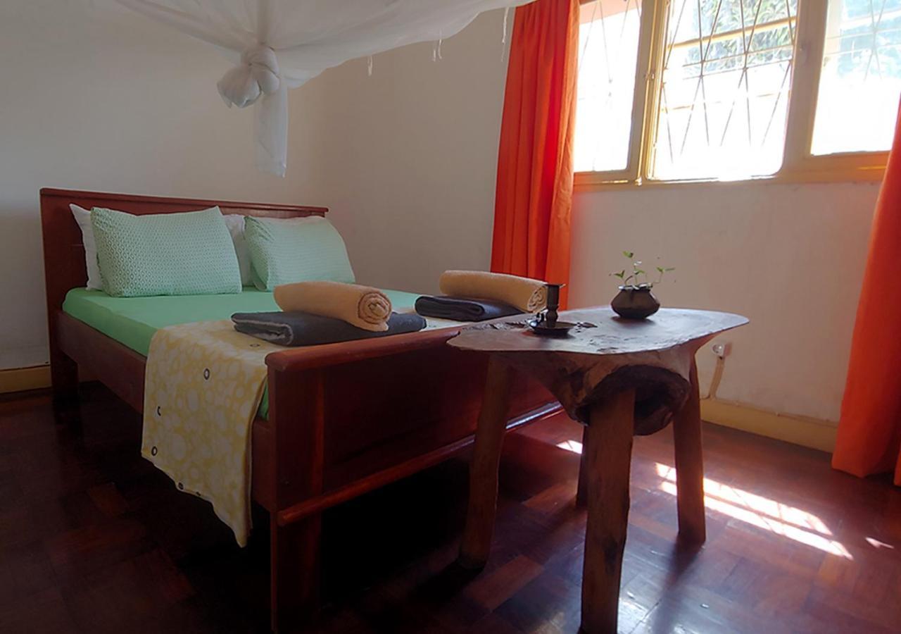 Ruby - Casa De Hospedes - Backpackers Nampula Exterior photo